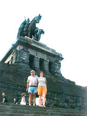 Die Veloknaben mit Dietlinde am deutschen Eck